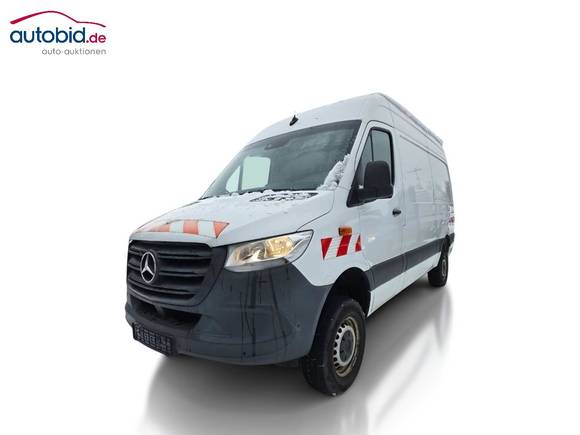 Pogled sprijeda lijevo