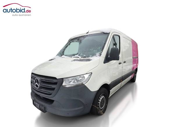 Pogled sprijeda lijevo