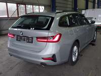 Pogled od pozadi desno