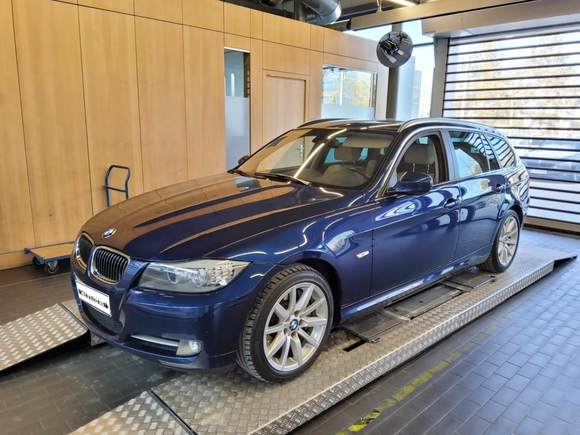 Вид спереди слева