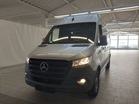 Pogled od napred levo