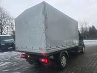 Pogled od pozadi desno