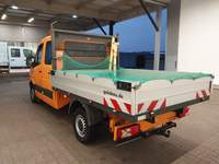 Pogled od pozadi levo