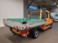 Pogled od pozadi desno