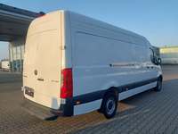 Pogled od pozadi desno