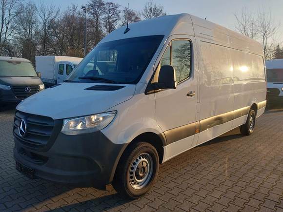 Pogled od napred levo