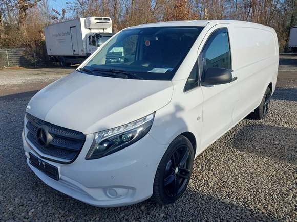 Pogled od napred levo