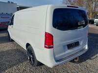 Pogled od pozadi levo