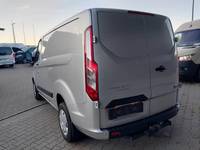 Vaade tagant vasakult