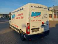 Vaade tagant vasakult