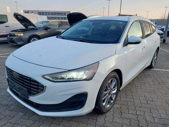 Pogled od napred levo