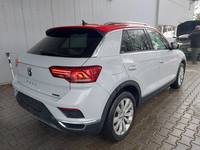 Pogled od pozadi desno