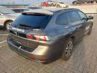 Pogled od pozadi desno