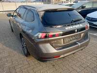 Pogled od pozadi levo