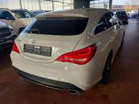 Pogled od pozadi desno