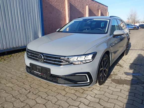 Pogled od napred levo