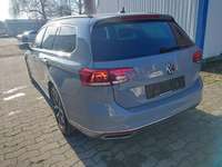 Pogled od pozadi levo