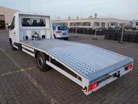 Pogled od pozadi levo