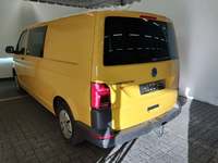 Vaade tagant vasakult