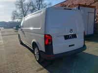 Vaade tagant vasakult