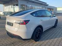 Pogled od pozadi desno