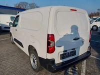 Pogled od pozadi levo