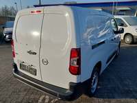 Pogled od pozadi desno