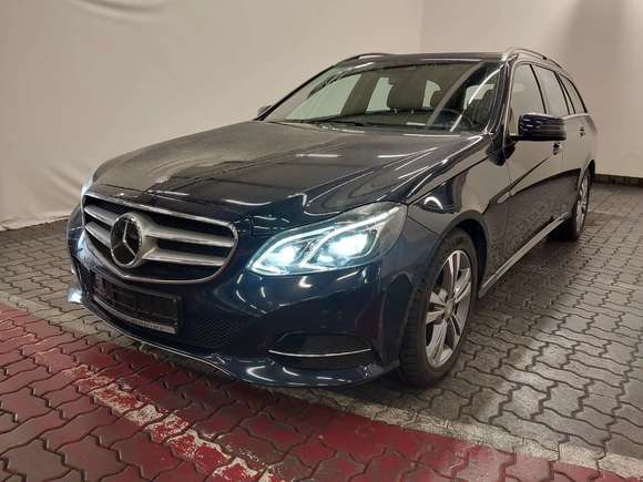 Pogled od napred levo