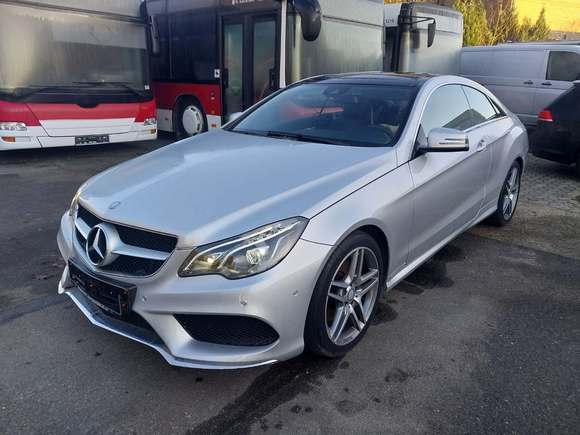 Pogled od napred levo