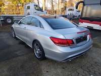 Pogled od pozadi levo