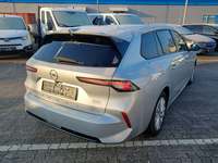 Pogled od pozadi desno