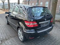 Pogled od pozadi levo