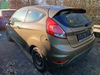 Vaade tagant vasakult