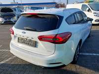 Pogled od pozadi desno