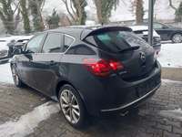 Pogled od pozadi levo