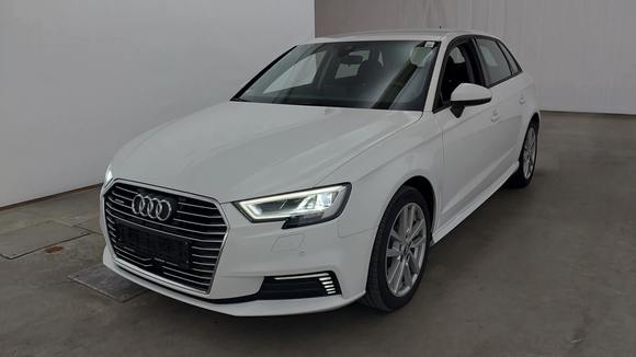 Pogled od napred levo