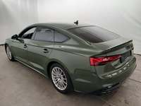 Vaade tagant vasakult