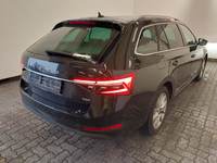 Pogled od pozadi desno