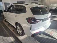 Vaade tagant vasakult