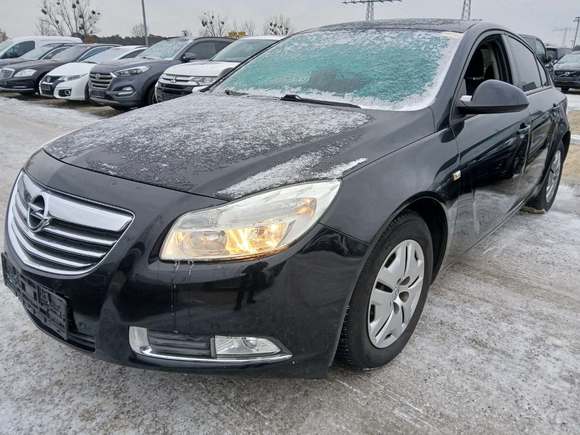 Pogled od napred levo