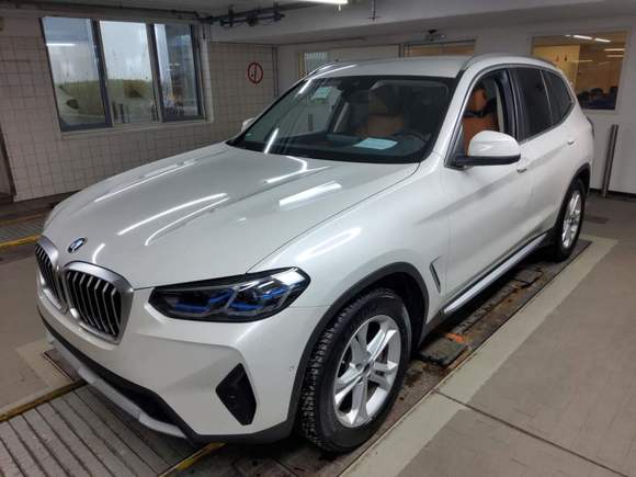 Pogled sprijeda lijevo