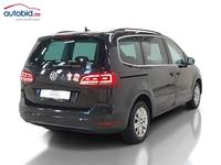 Pogled od pozadi desno