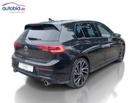 Pogled od pozadi desno