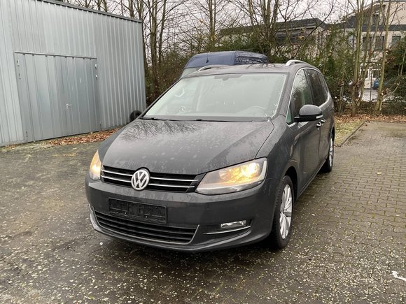 Pogled od napred levo