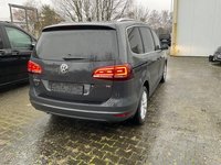 Pogled od pozadi desno