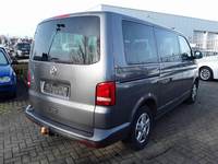 Pogled od pozadi desno