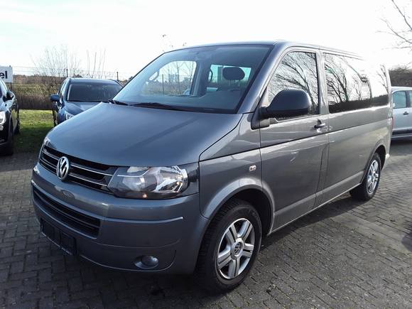 Pogled od napred levo