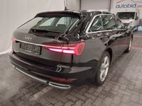 Pogled od pozadi desno