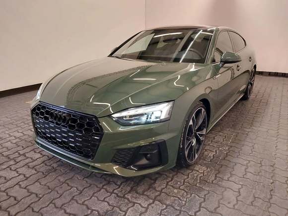 Pogled od napred levo