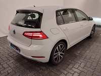 Pogled od pozadi desno